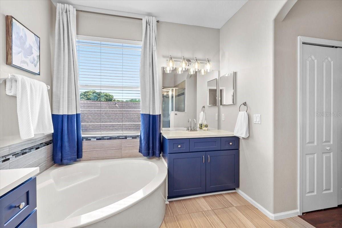 6841 BOUGANVILLEA CRESCENT DR, ORLANDO, FL, 32809