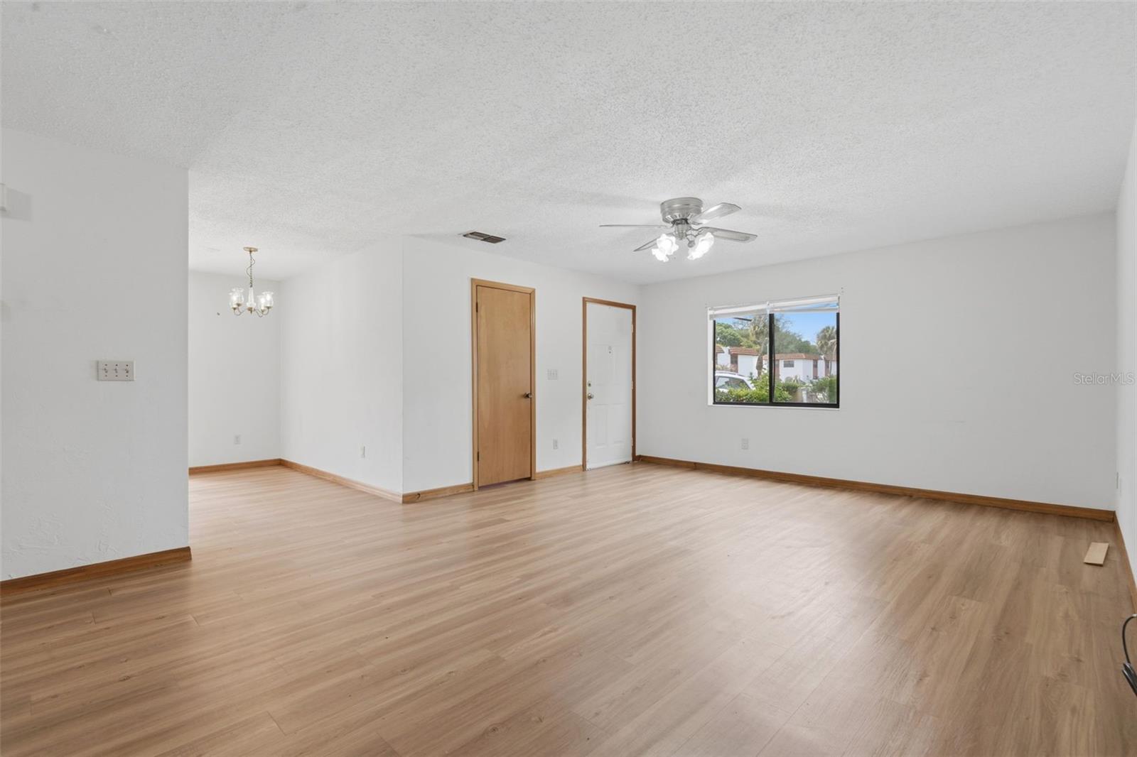 910 BIG TREE RD #202, SOUTH DAYTONA, FL, 32119