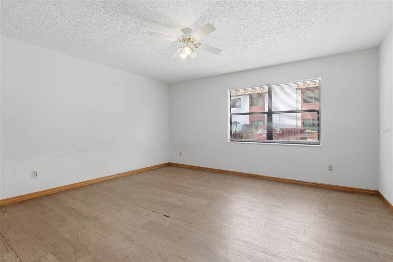 910 BIG TREE RD #202, SOUTH DAYTONA, FL, 32119