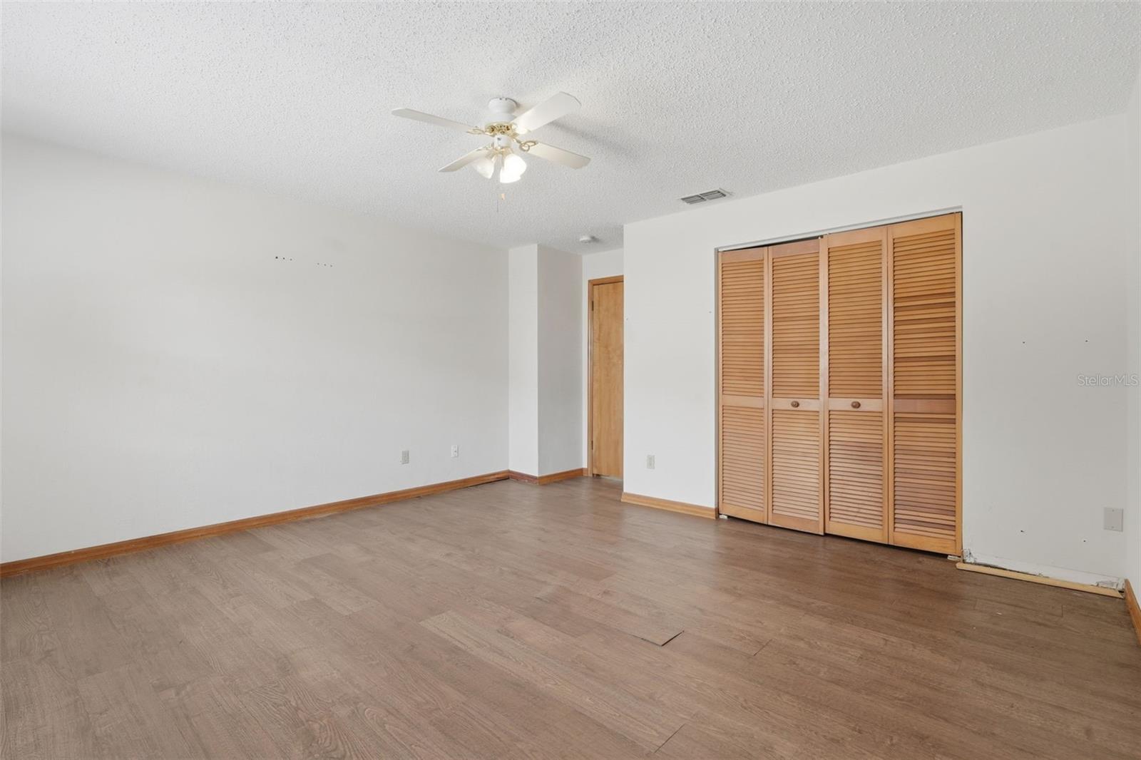 910 BIG TREE RD #202, SOUTH DAYTONA, FL, 32119