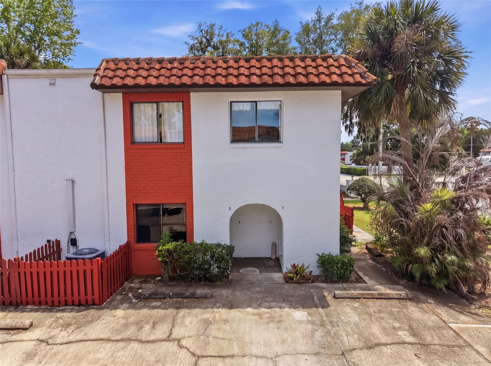 910 BIG TREE RD #202, SOUTH DAYTONA, FL, 32119