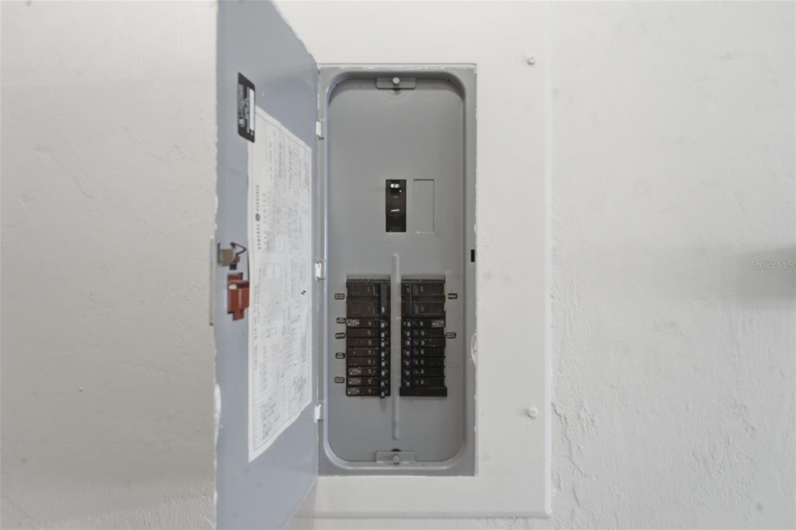 910 BIG TREE RD #202, SOUTH DAYTONA, FL, 32119