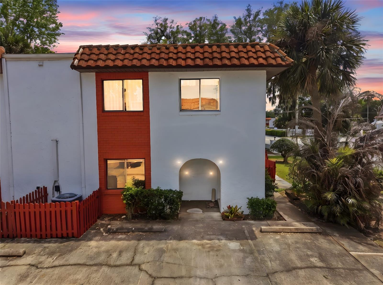 910 BIG TREE RD #202, SOUTH DAYTONA, FL, 32119