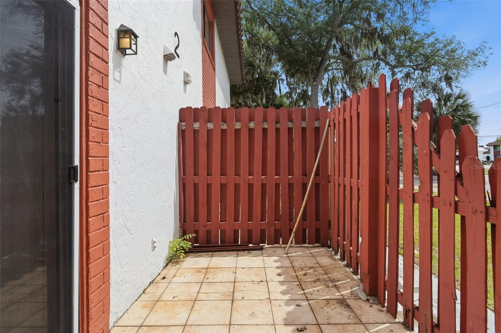 910 BIG TREE RD #202, SOUTH DAYTONA, FL, 32119