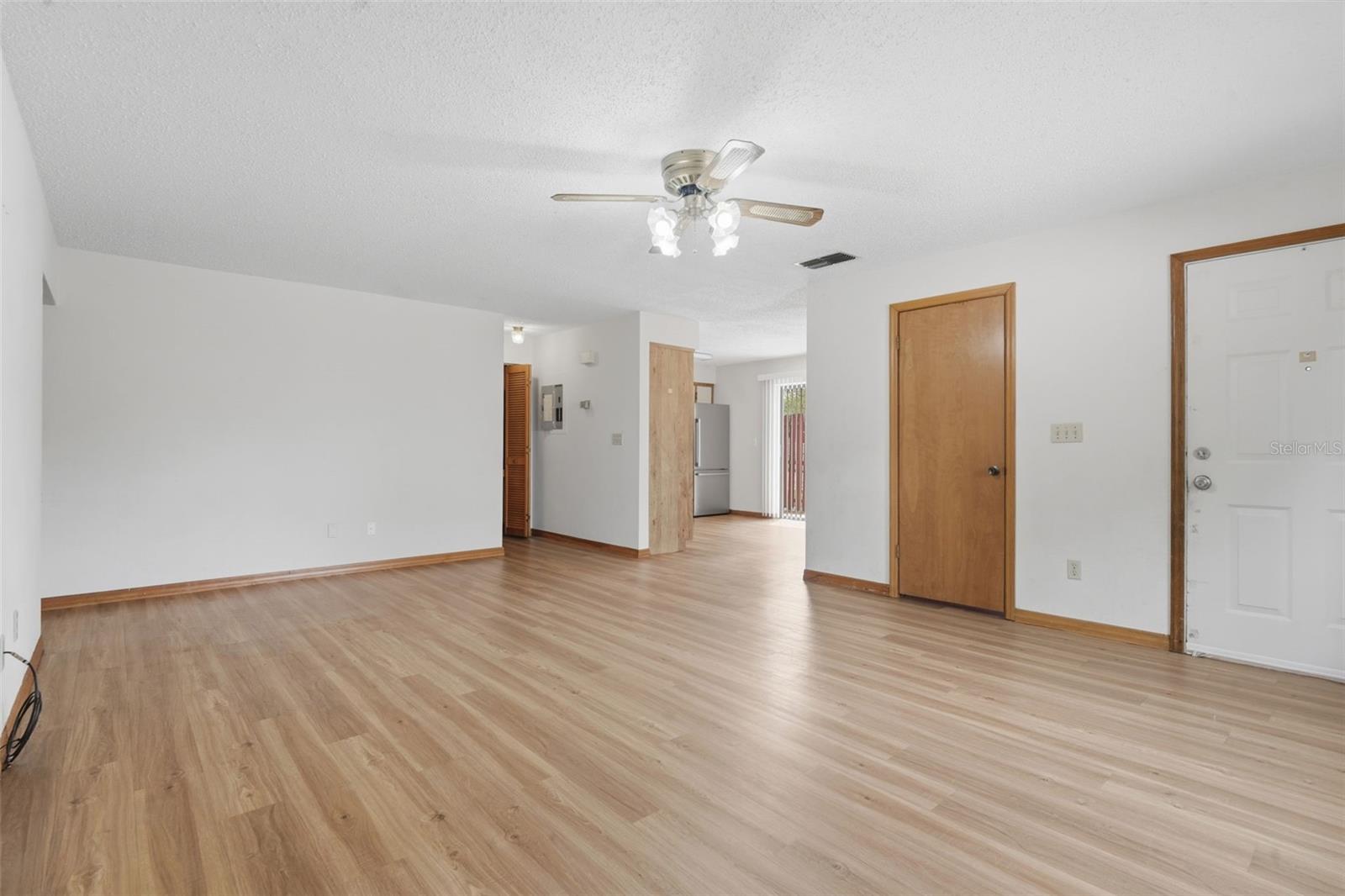 910 BIG TREE RD #202, SOUTH DAYTONA, FL, 32119