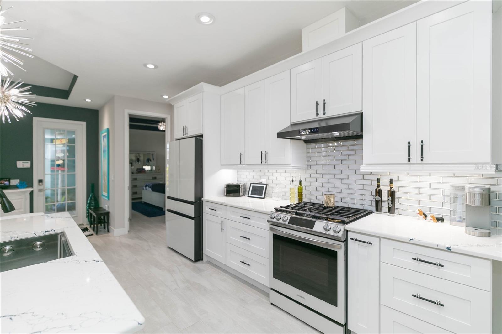 204 LATITUDE PL, APOLLO BEACH, FL, 33572