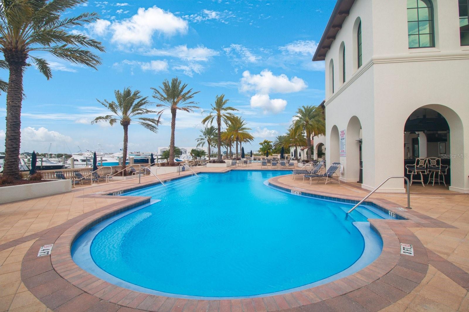 4884 YACHT CLUB DR, TAMPA, FL, 33616