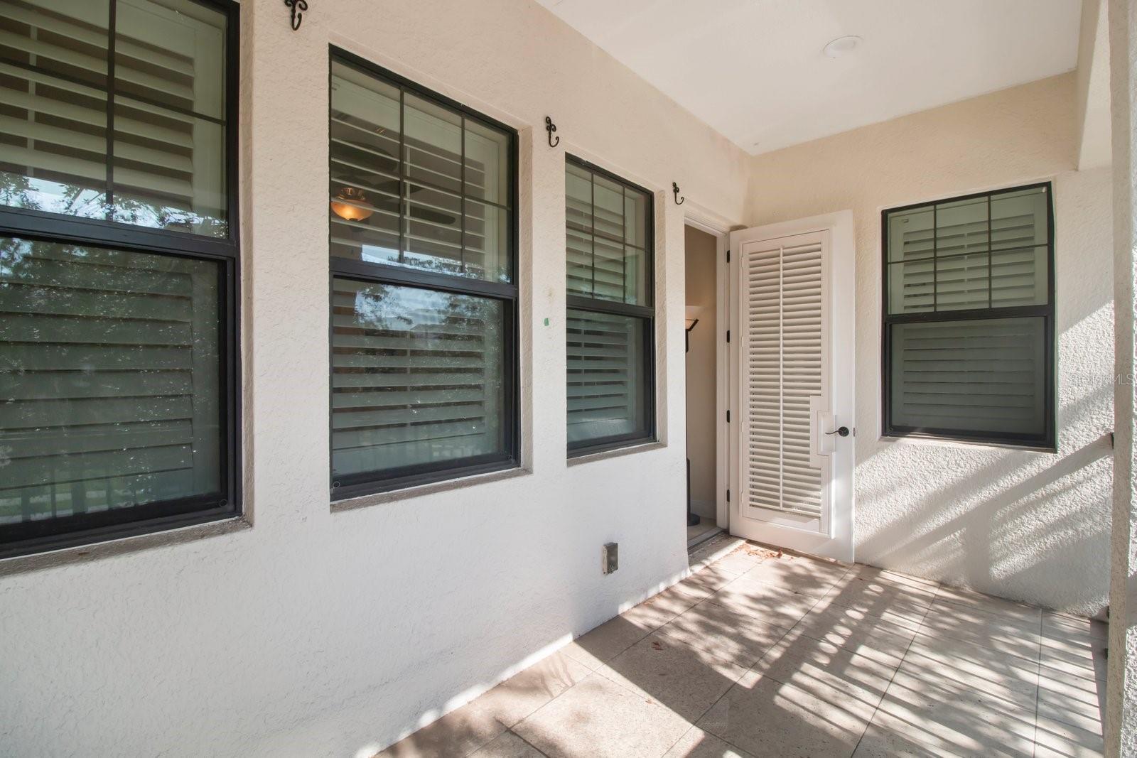 4884 YACHT CLUB DR, TAMPA, FL, 33616