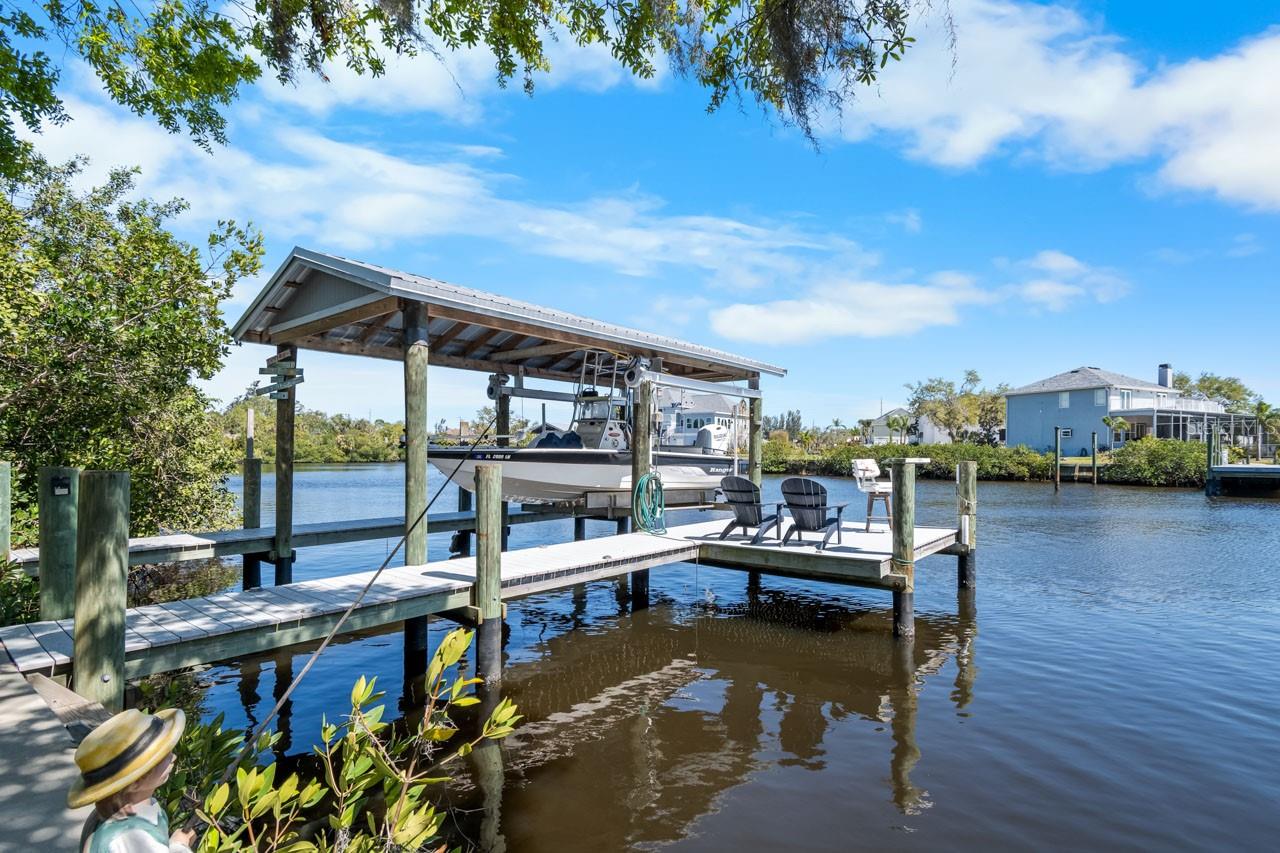 107 6TH ST NW, RUSKIN, FL, 33570