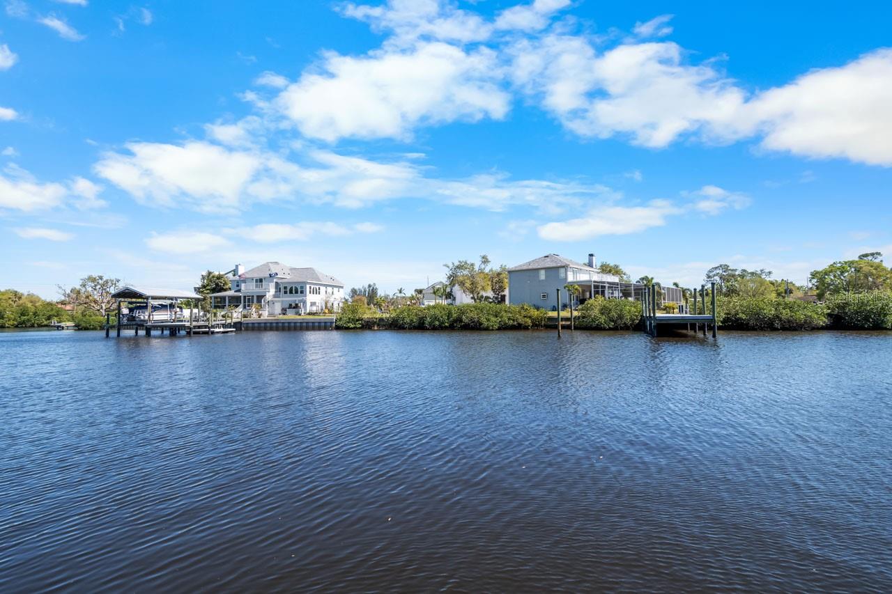 107 6TH ST NW, RUSKIN, FL, 33570