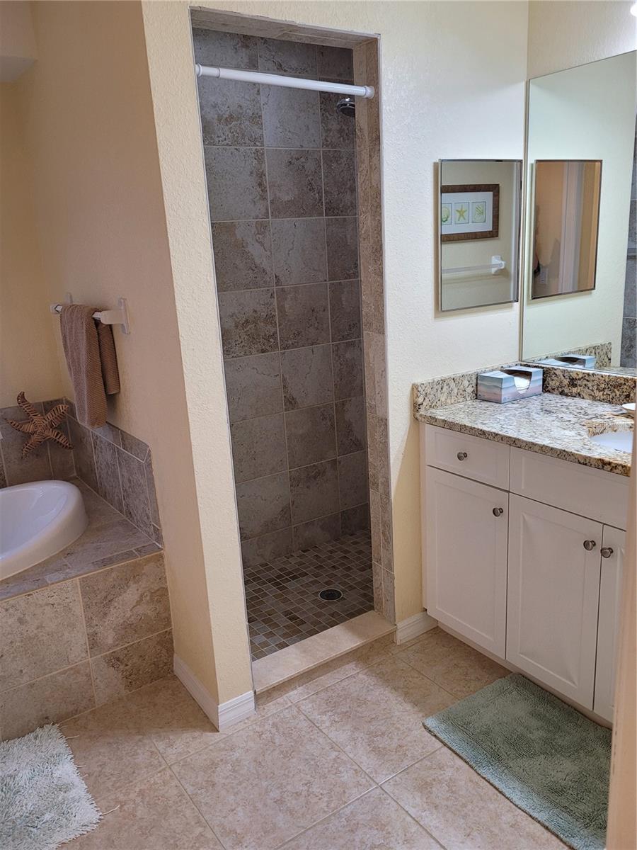 9458 MODESTO CIR, PORT CHARLOTTE, FL, 33981