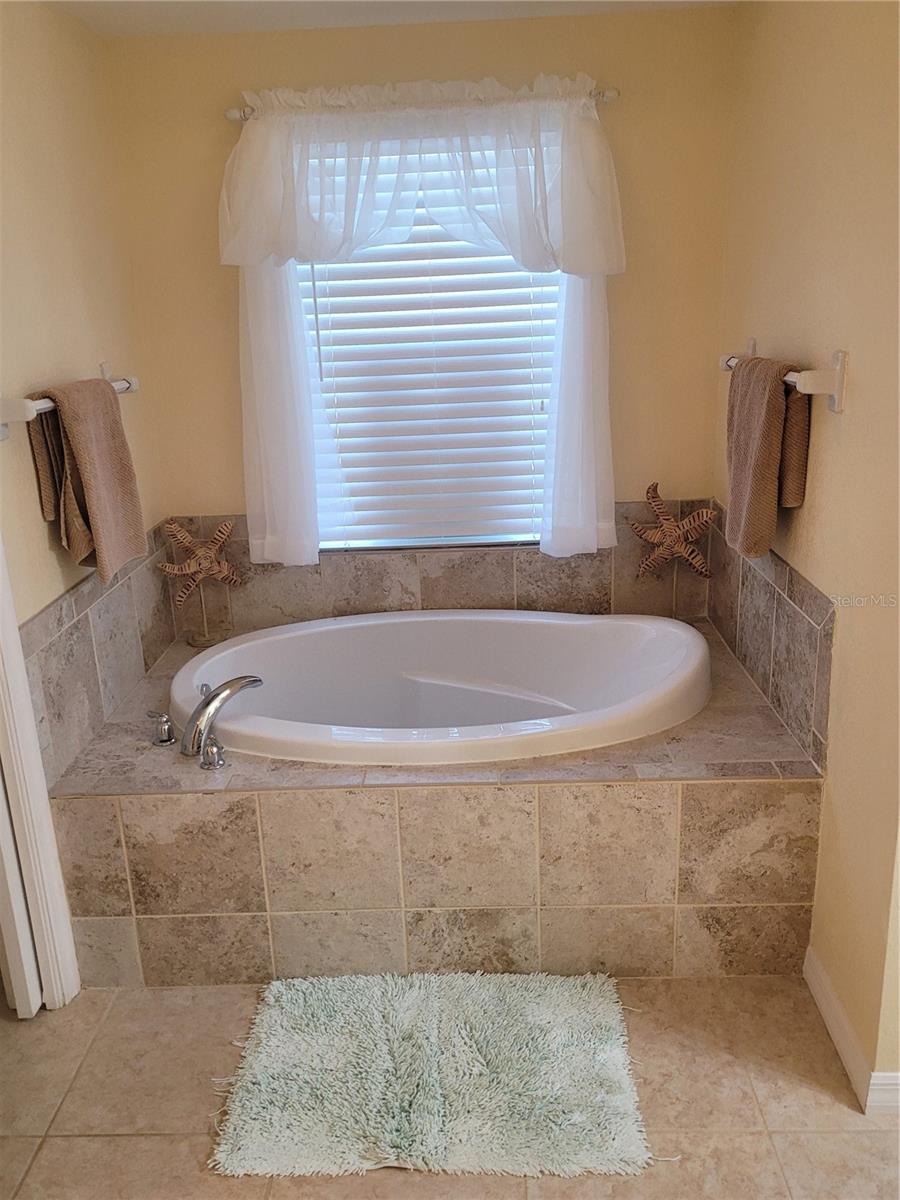 9458 MODESTO CIR, PORT CHARLOTTE, FL, 33981