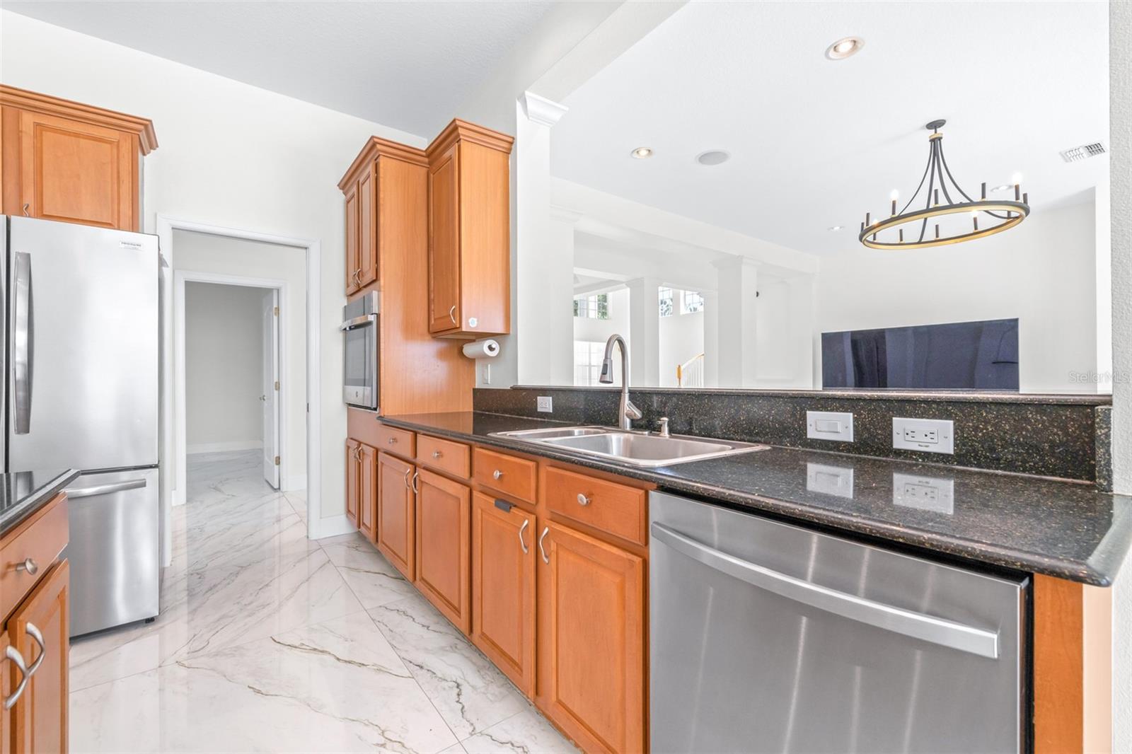 10102 DEERCLIFF DR, TAMPA, FL, 33647