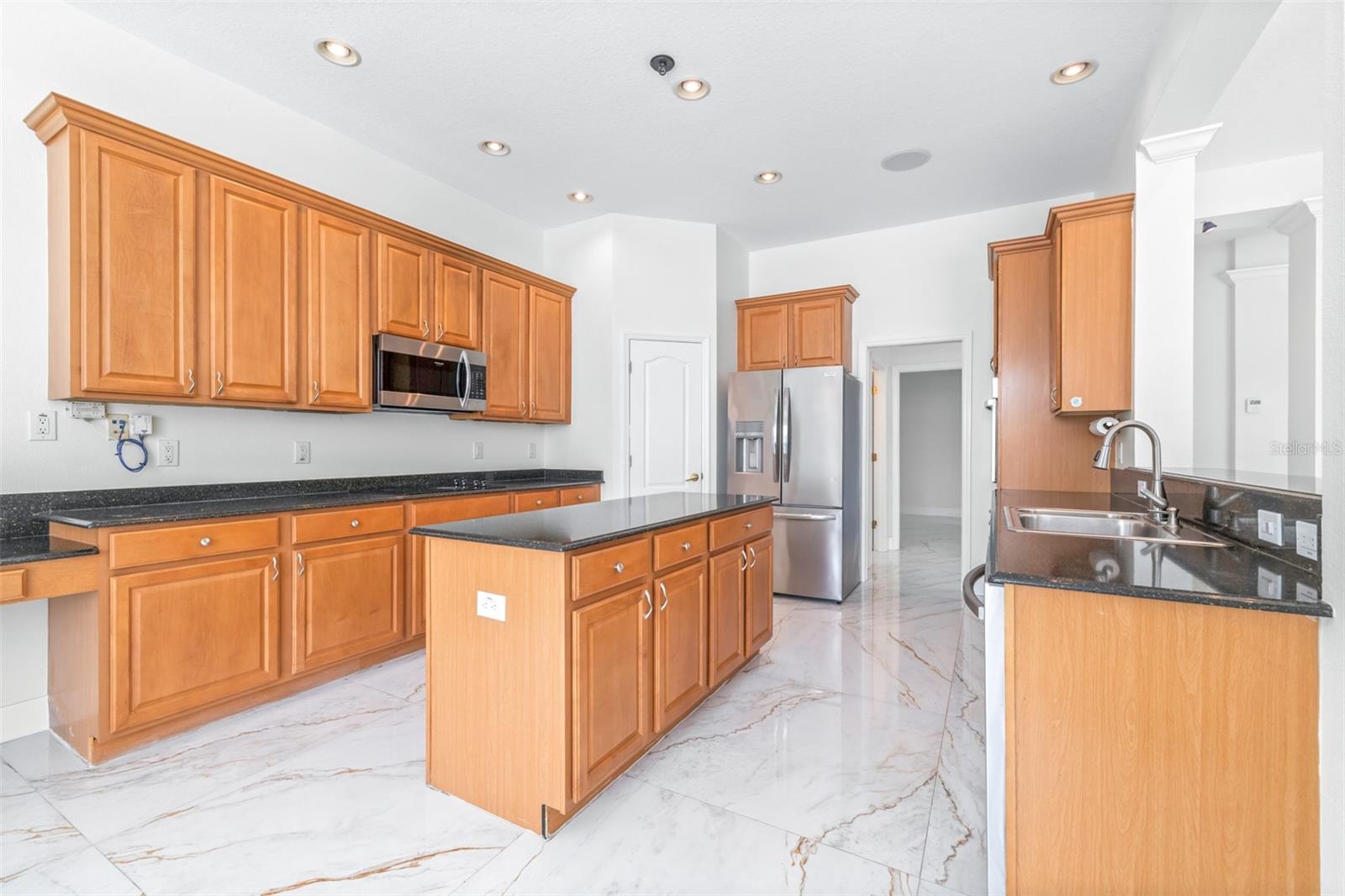 10102 DEERCLIFF DR, TAMPA, FL, 33647