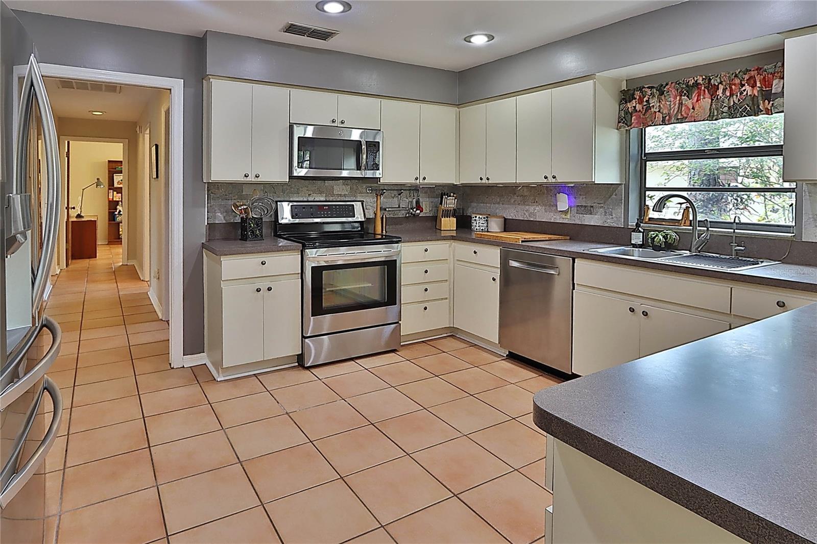 19814 DEER HOLLOW LN, LUTZ, FL, 33548