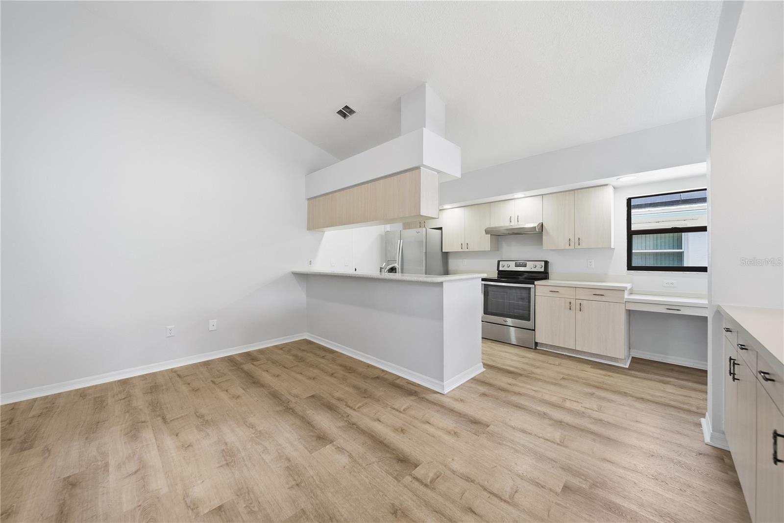 1831 E DEL WEBB BLVD, SUN CITY CENTER, FL, 33573