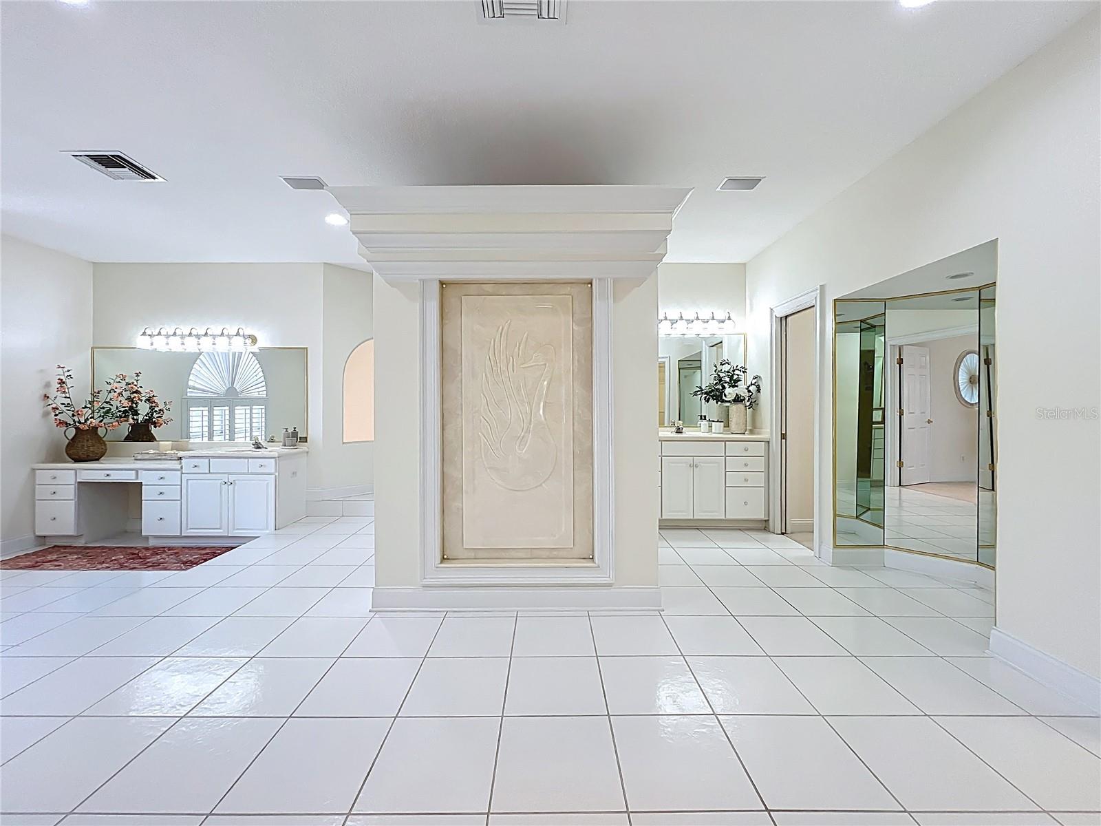 1861 EDGEWATER DR, MOUNT DORA, FL, 32757