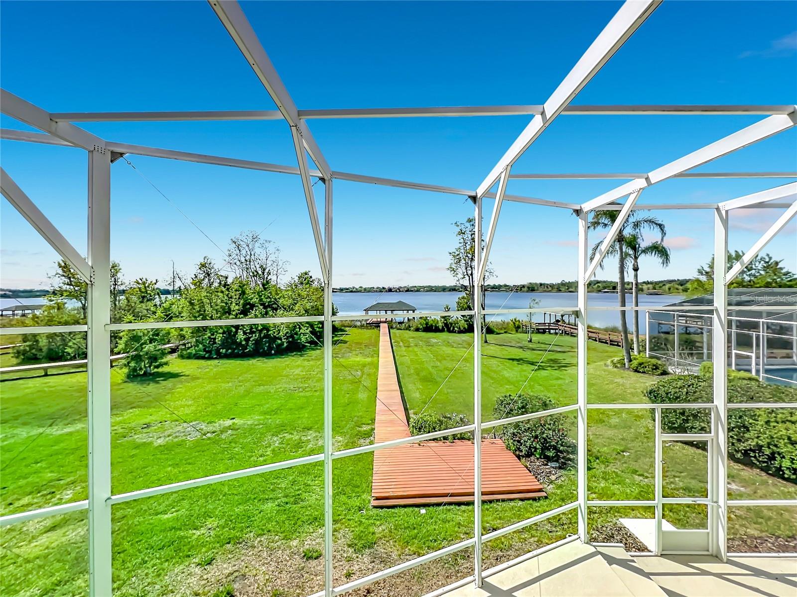 1861 EDGEWATER DR, MOUNT DORA, FL, 32757