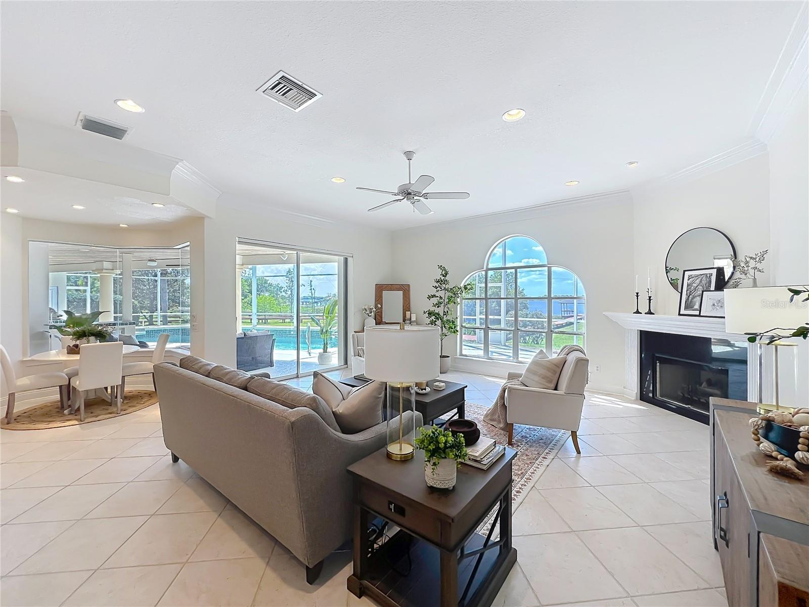 1861 EDGEWATER DR, MOUNT DORA, FL, 32757