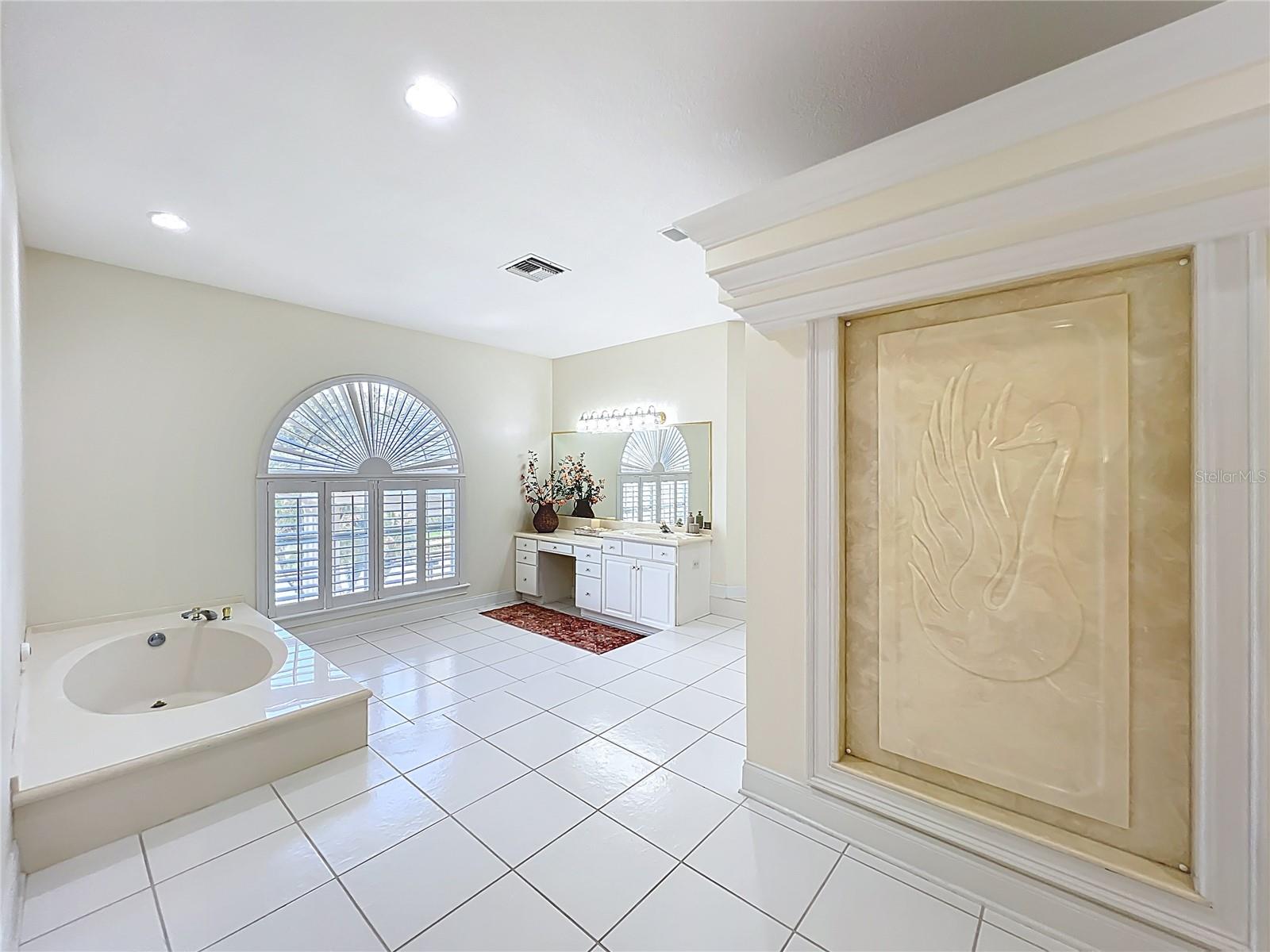 1861 EDGEWATER DR, MOUNT DORA, FL, 32757