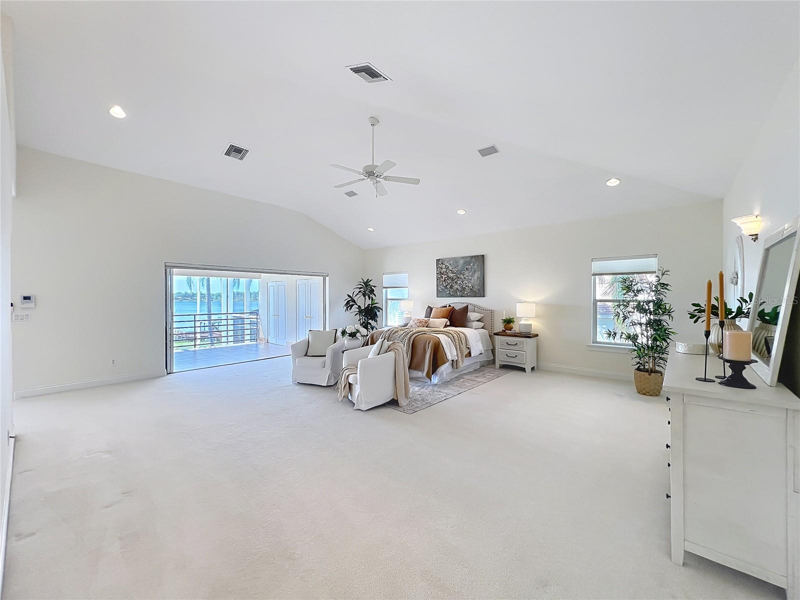 1861 EDGEWATER DR, MOUNT DORA, FL, 32757