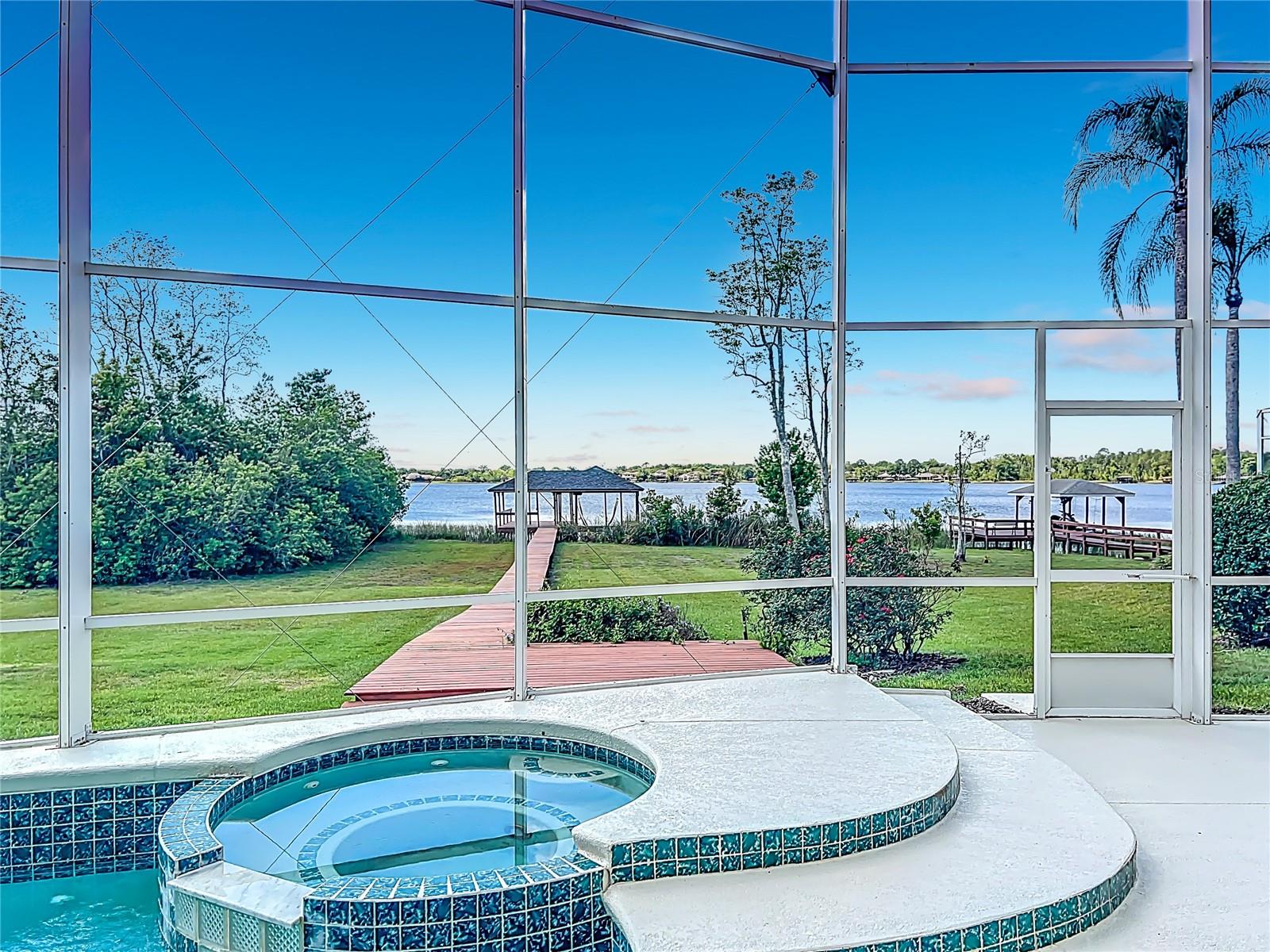 1861 EDGEWATER DR, MOUNT DORA, FL, 32757