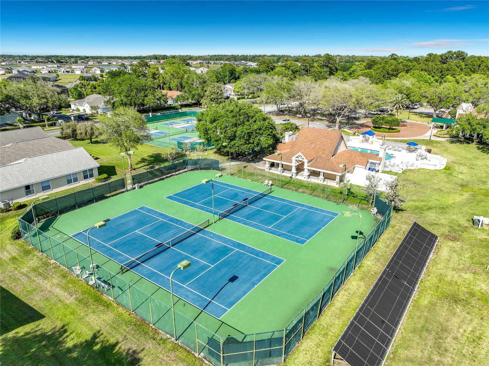 1861 EDGEWATER DR, MOUNT DORA, FL, 32757