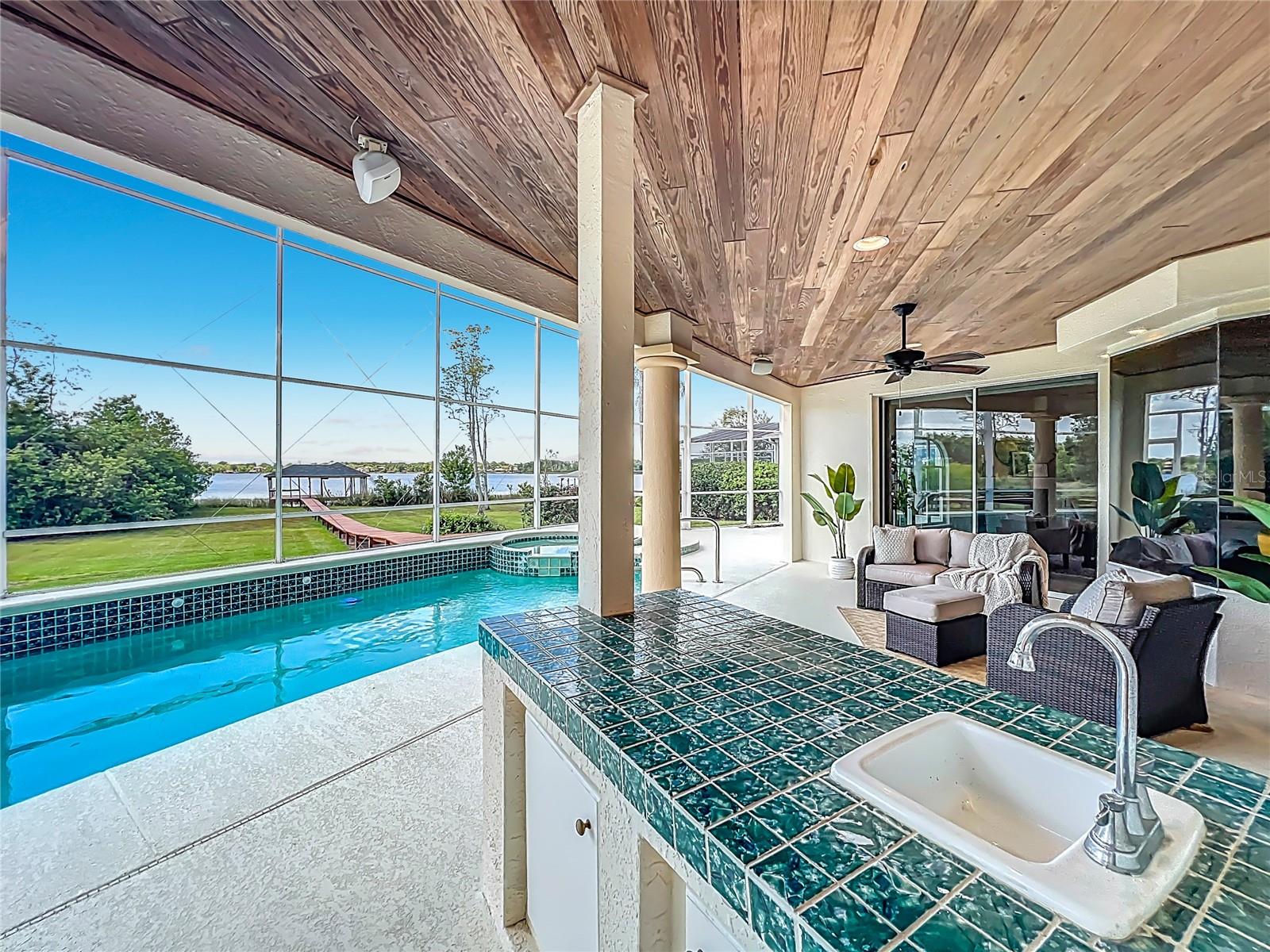 1861 EDGEWATER DR, MOUNT DORA, FL, 32757