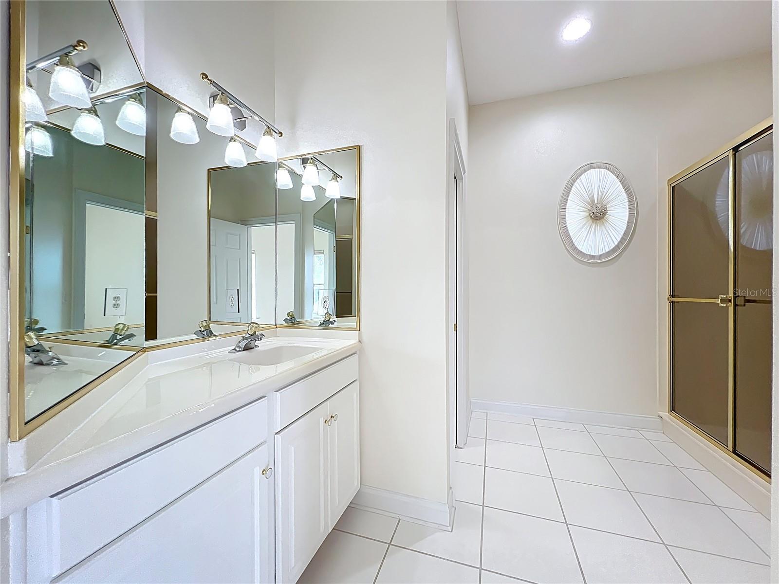 1861 EDGEWATER DR, MOUNT DORA, FL, 32757