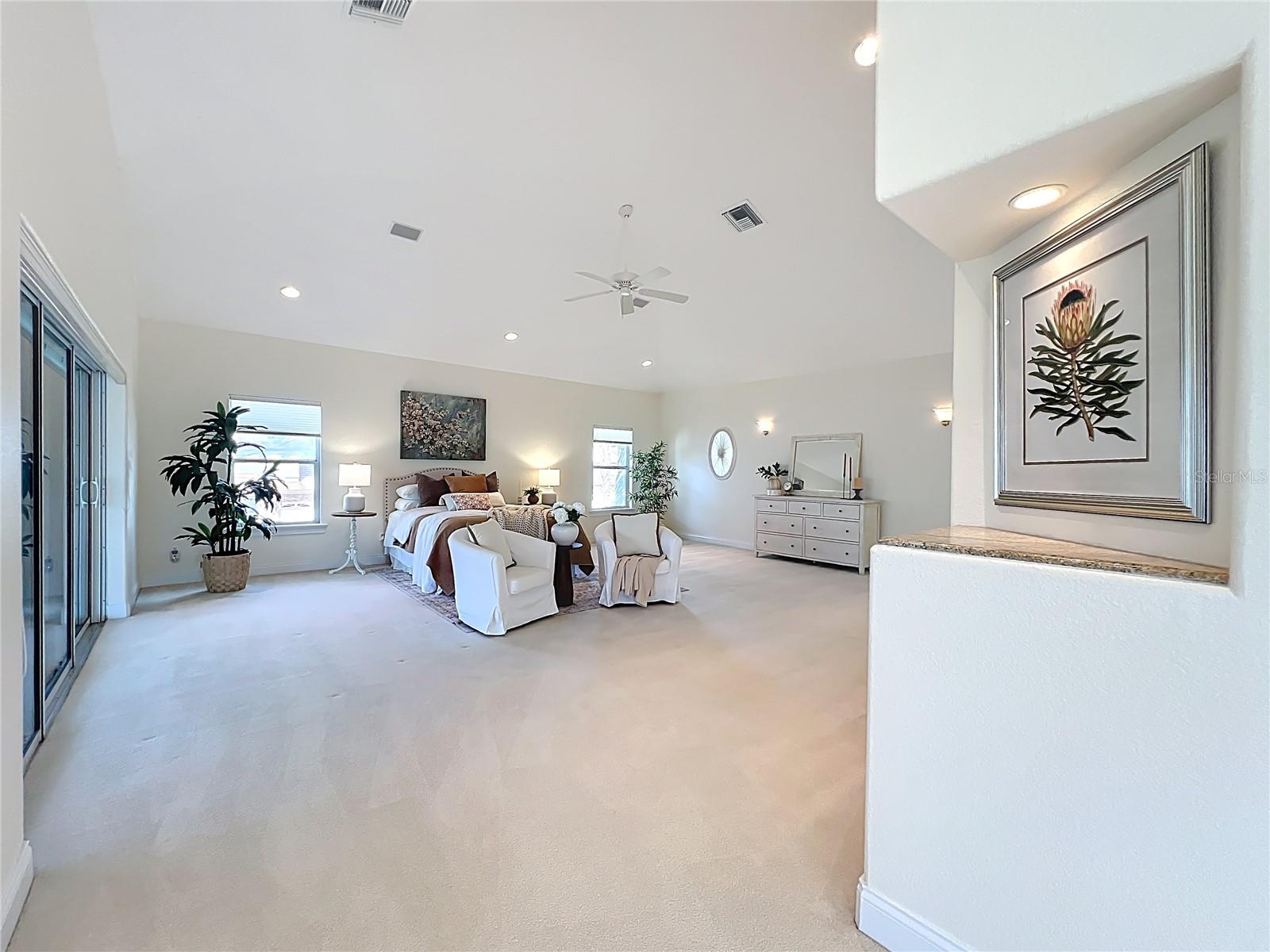 1861 EDGEWATER DR, MOUNT DORA, FL, 32757