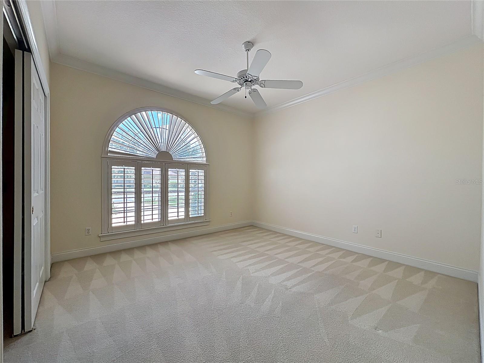 1861 EDGEWATER DR, MOUNT DORA, FL, 32757