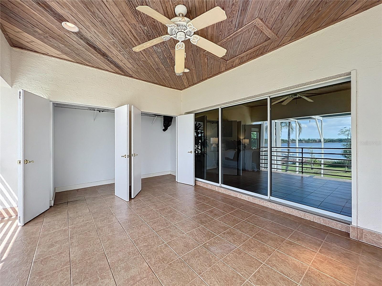 1861 EDGEWATER DR, MOUNT DORA, FL, 32757