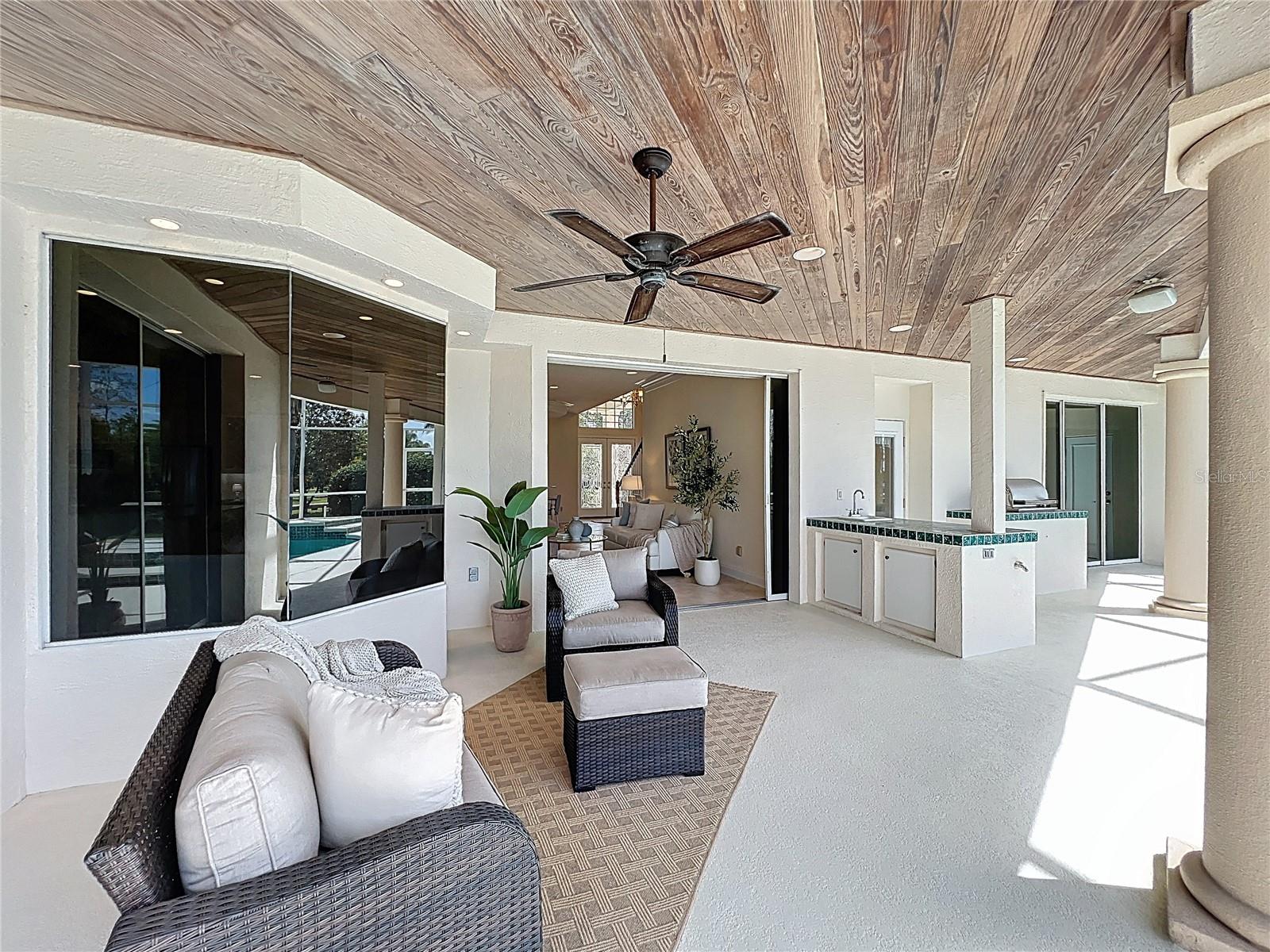 1861 EDGEWATER DR, MOUNT DORA, FL, 32757