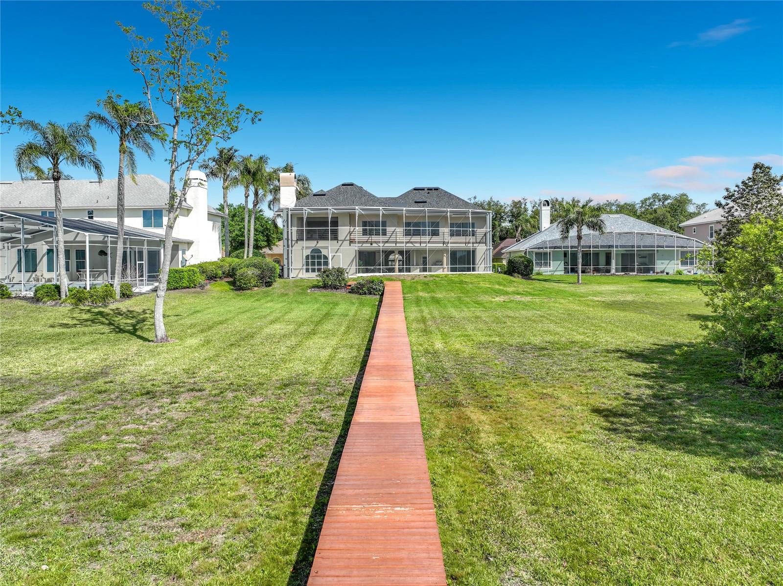 1861 EDGEWATER DR, MOUNT DORA, FL, 32757