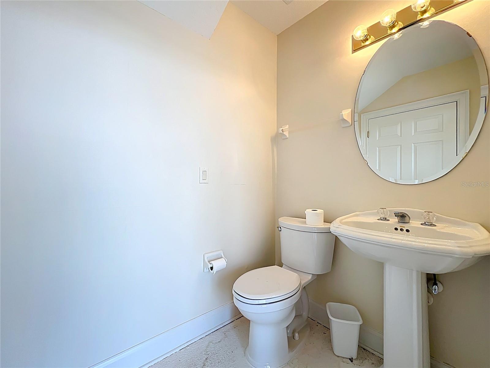 1861 EDGEWATER DR, MOUNT DORA, FL, 32757