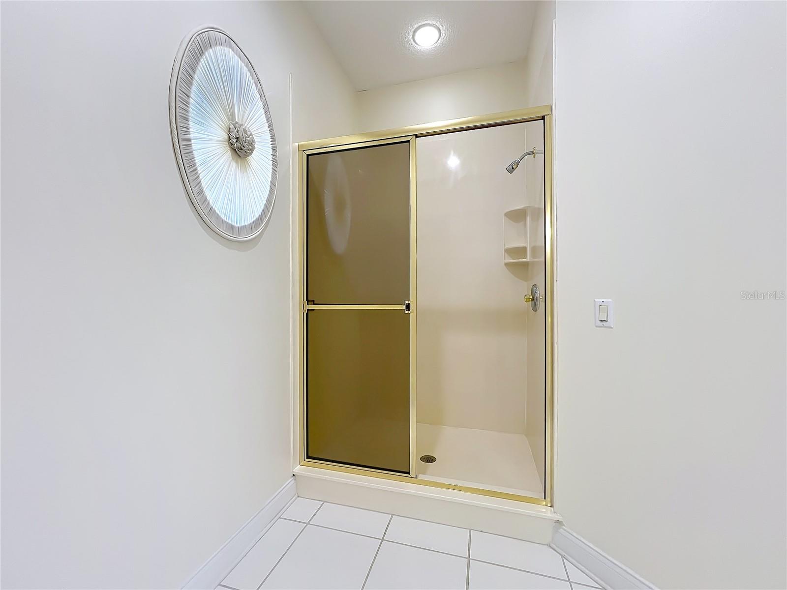 1861 EDGEWATER DR, MOUNT DORA, FL, 32757