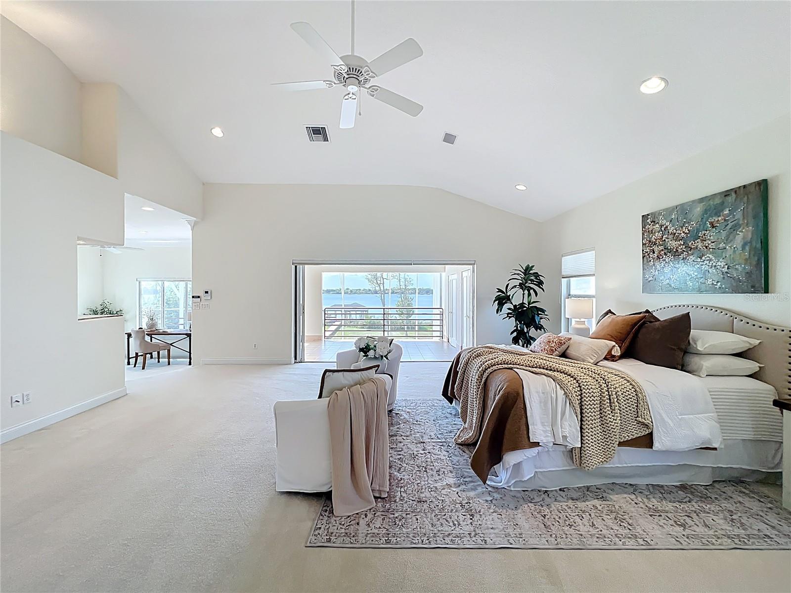 1861 EDGEWATER DR, MOUNT DORA, FL, 32757