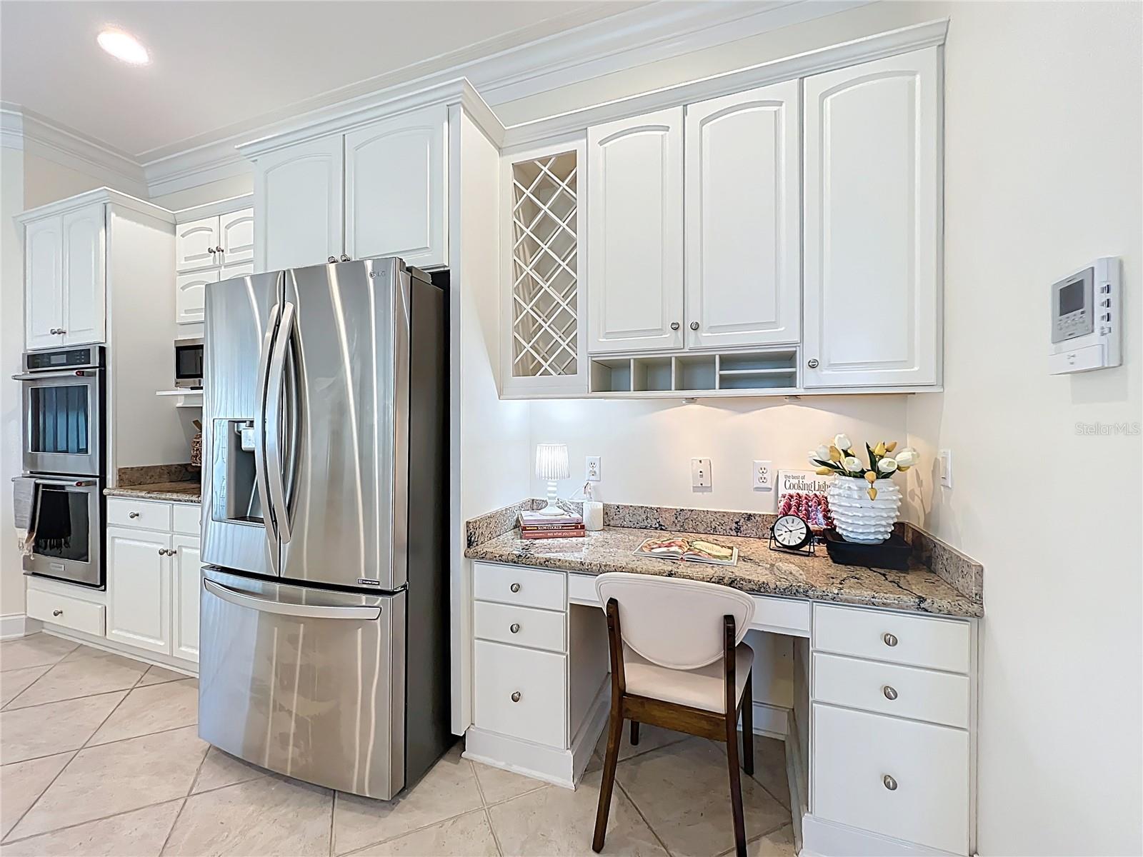 1861 EDGEWATER DR, MOUNT DORA, FL, 32757