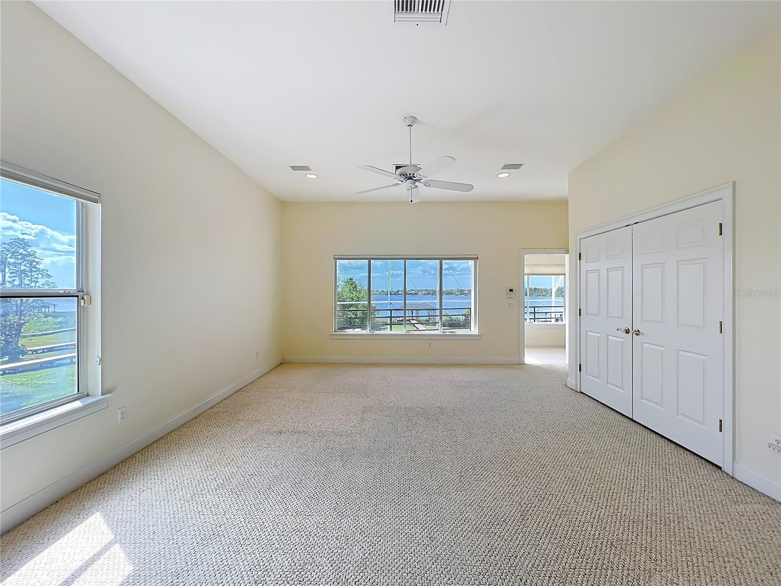 1861 EDGEWATER DR, MOUNT DORA, FL, 32757