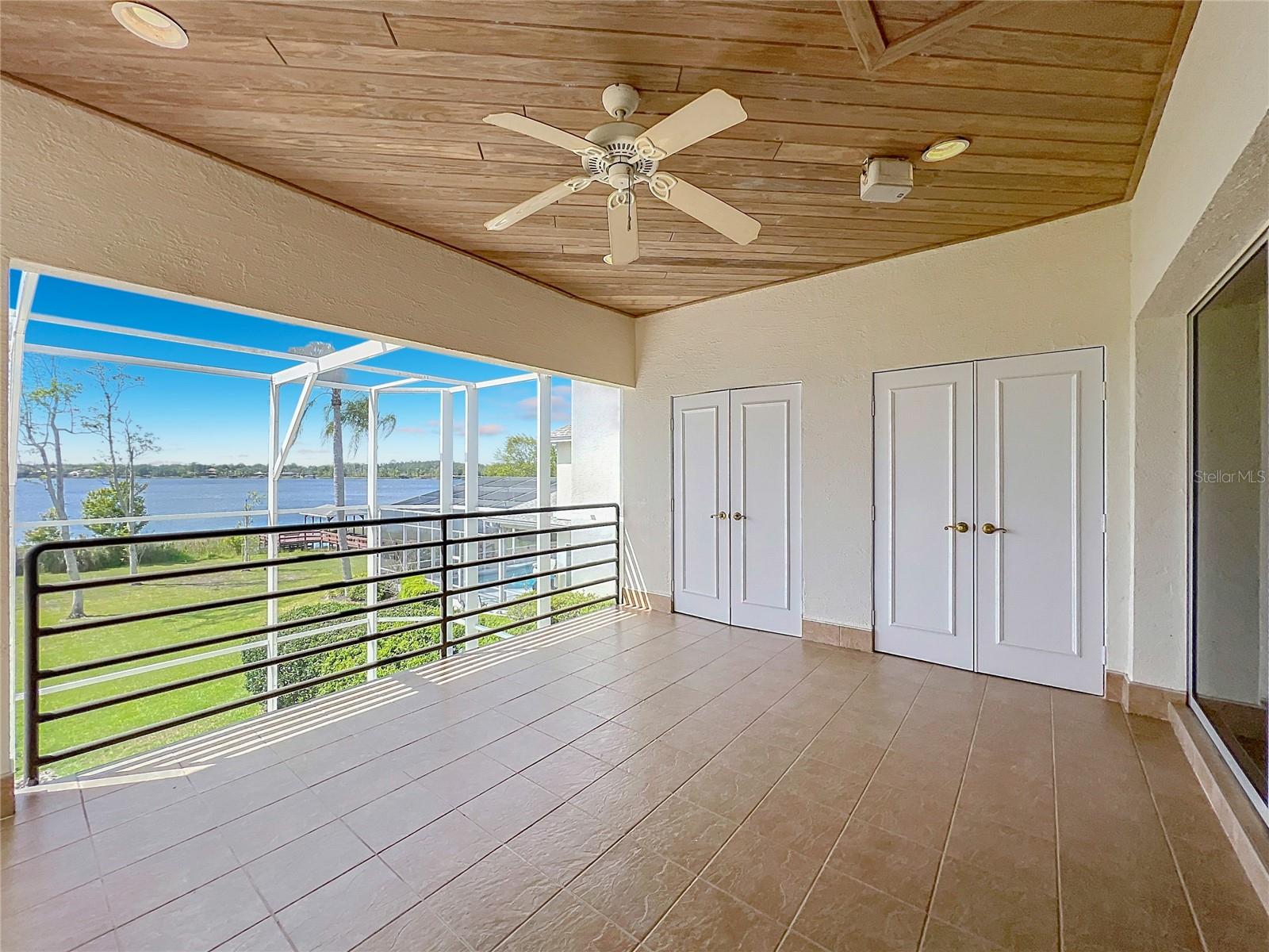 1861 EDGEWATER DR, MOUNT DORA, FL, 32757