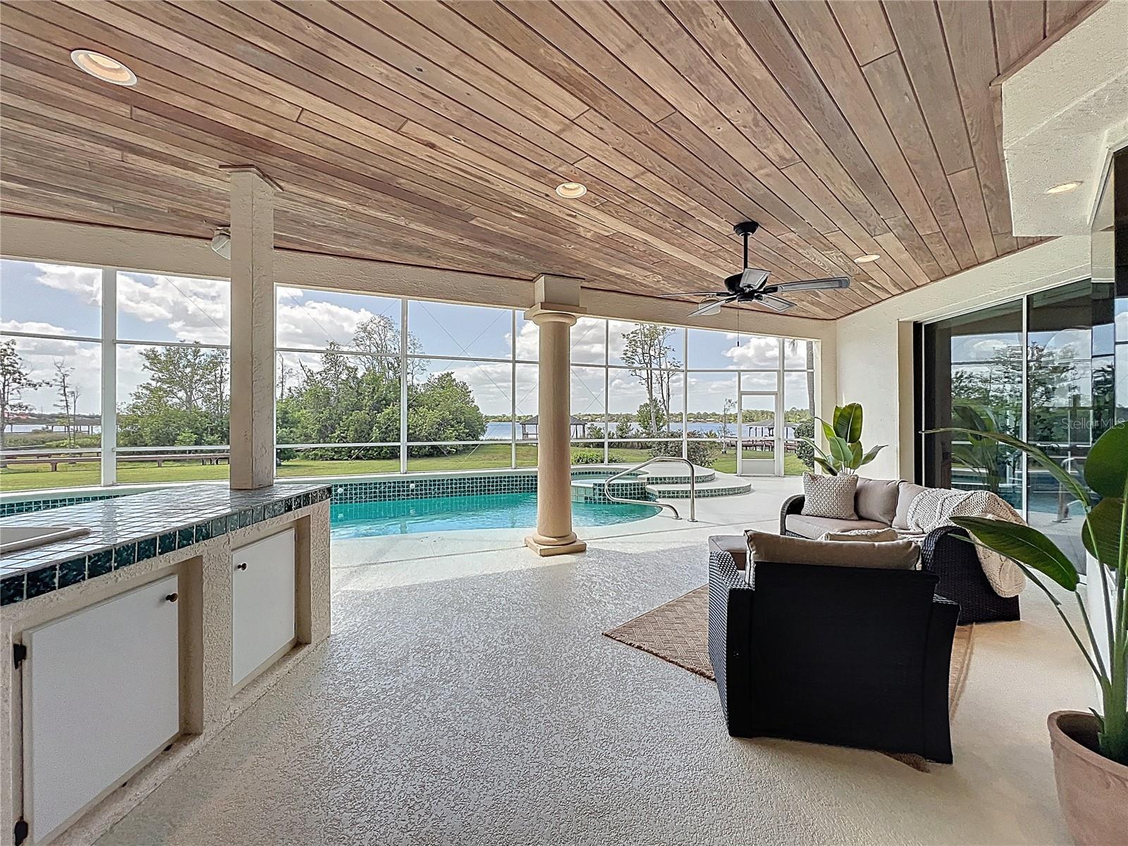 1861 EDGEWATER DR, MOUNT DORA, FL, 32757