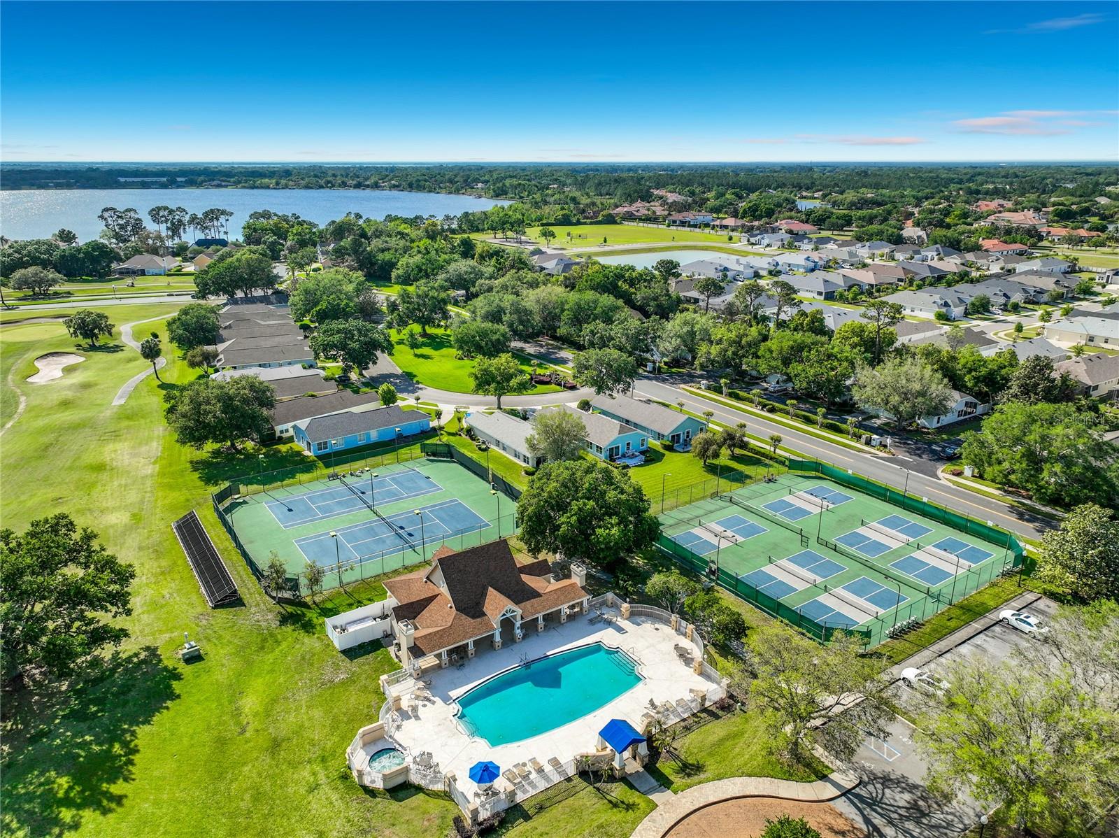 1861 EDGEWATER DR, MOUNT DORA, FL, 32757