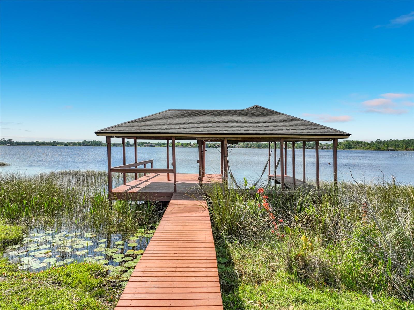 1861 EDGEWATER DR, MOUNT DORA, FL, 32757