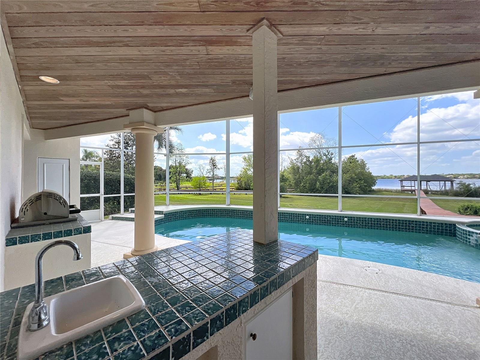 1861 EDGEWATER DR, MOUNT DORA, FL, 32757