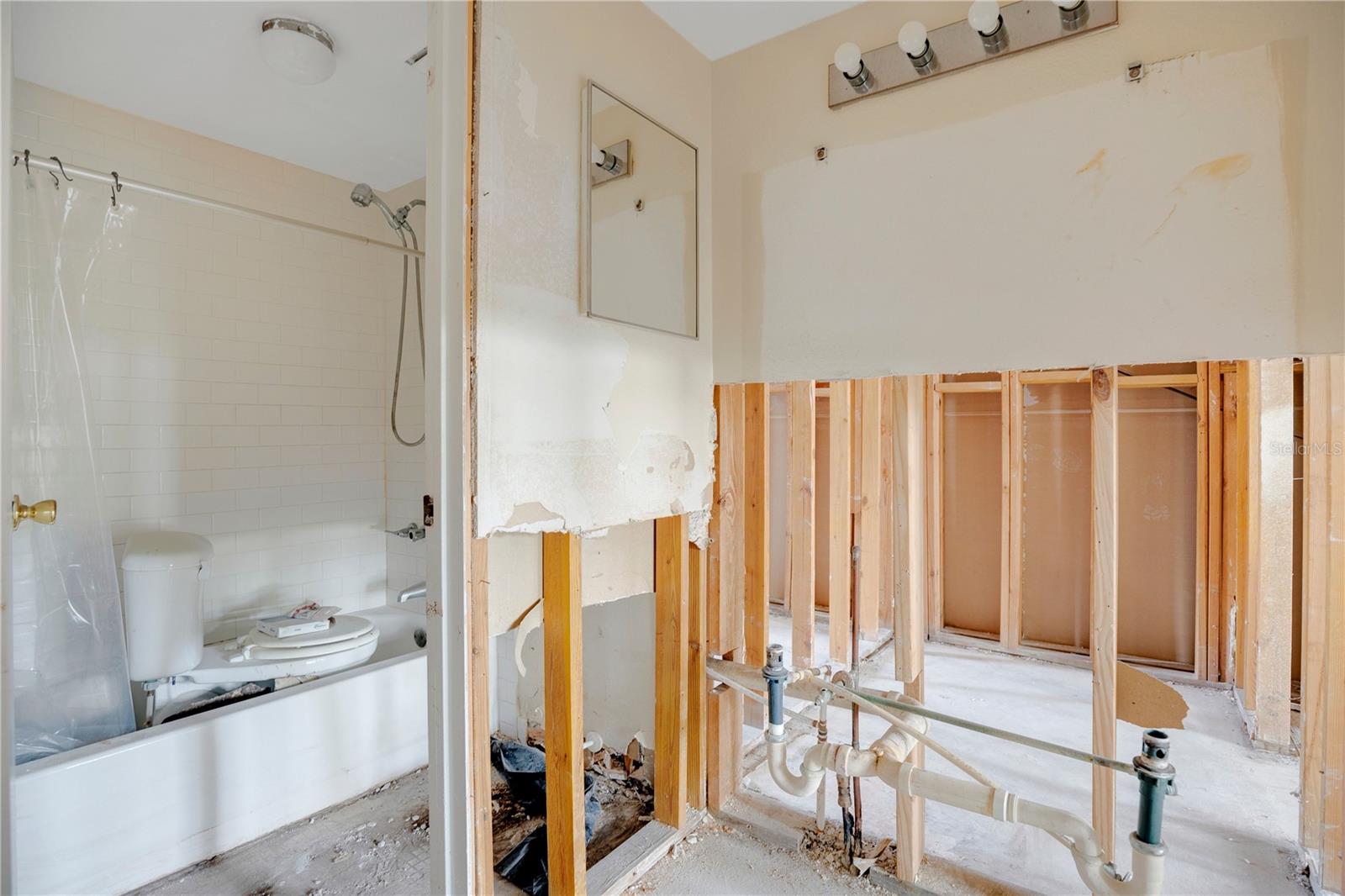 4111 S SEMORAN BLVD #16, ORLANDO, FL, 32822