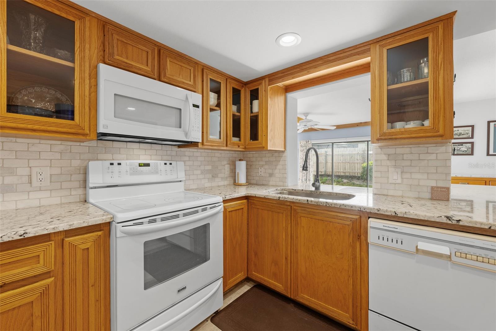 140 VALLEY CIR, BRANDON, FL, 33510