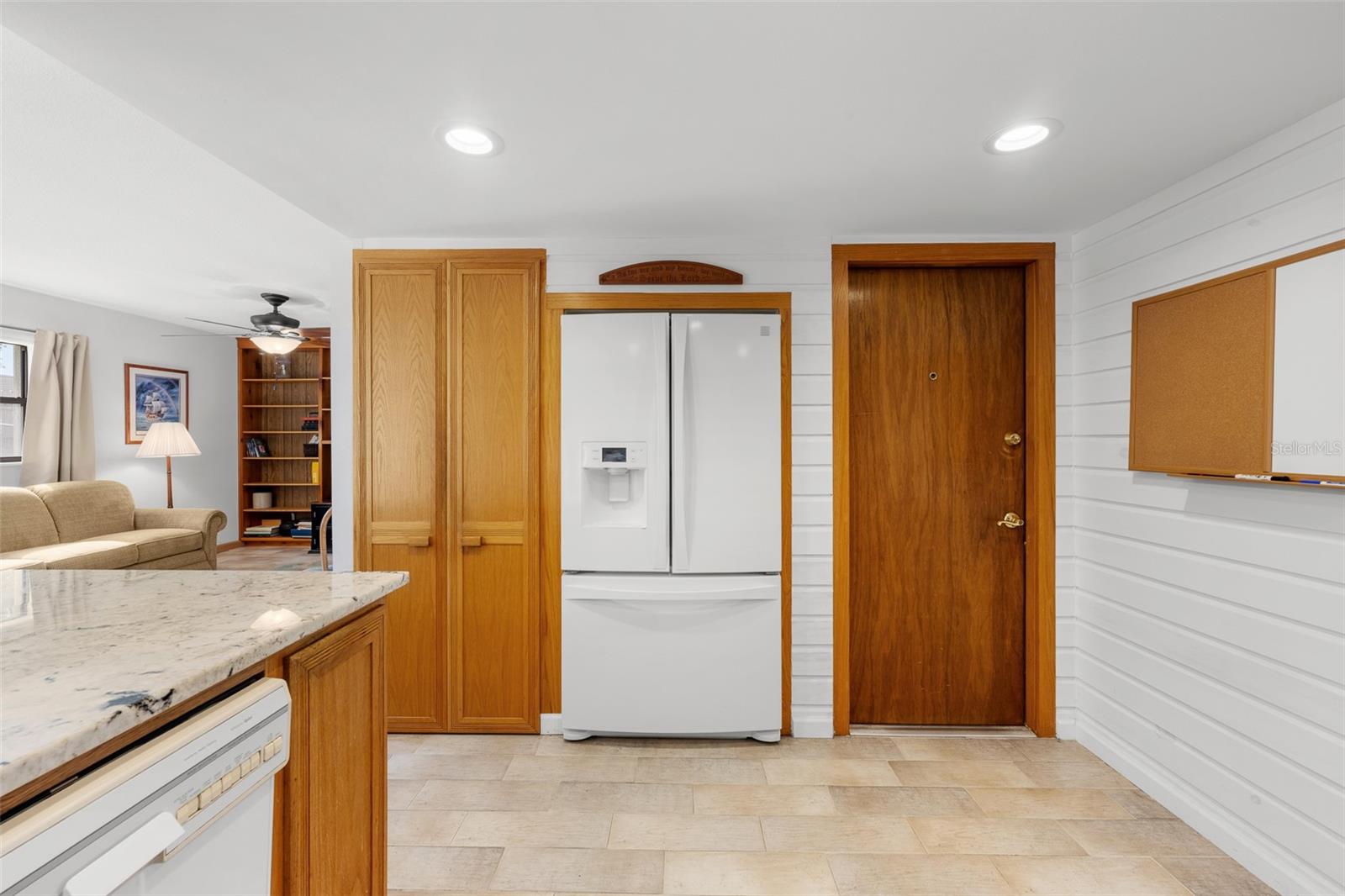 140 VALLEY CIR, BRANDON, FL, 33510