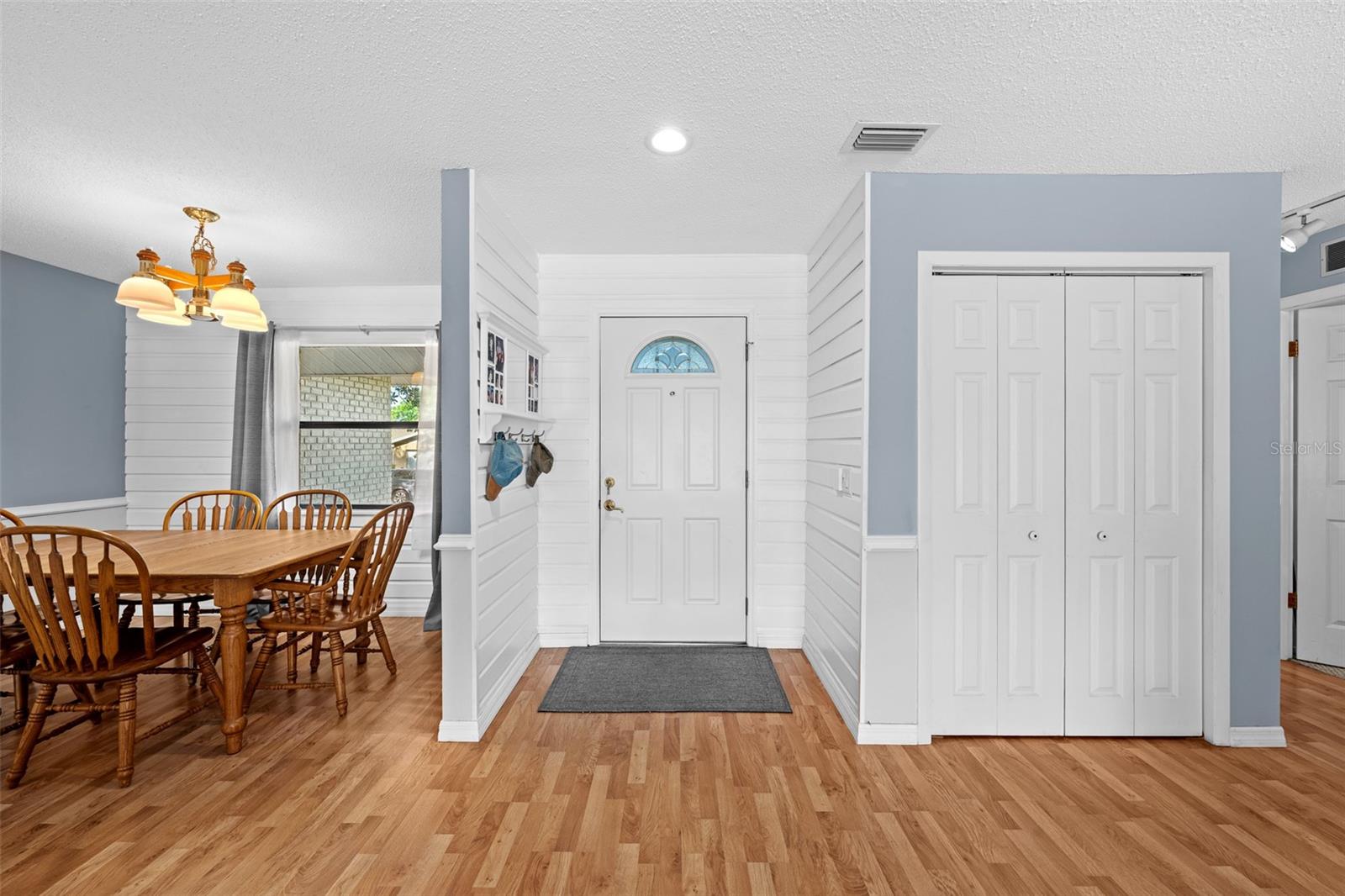 140 VALLEY CIR, BRANDON, FL, 33510