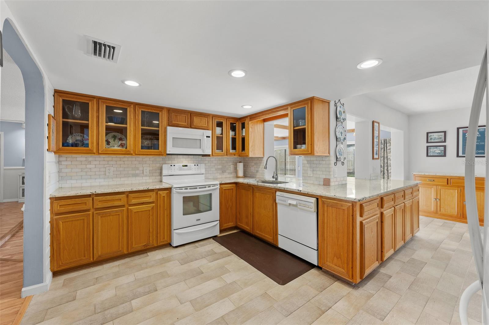 140 VALLEY CIR, BRANDON, FL, 33510