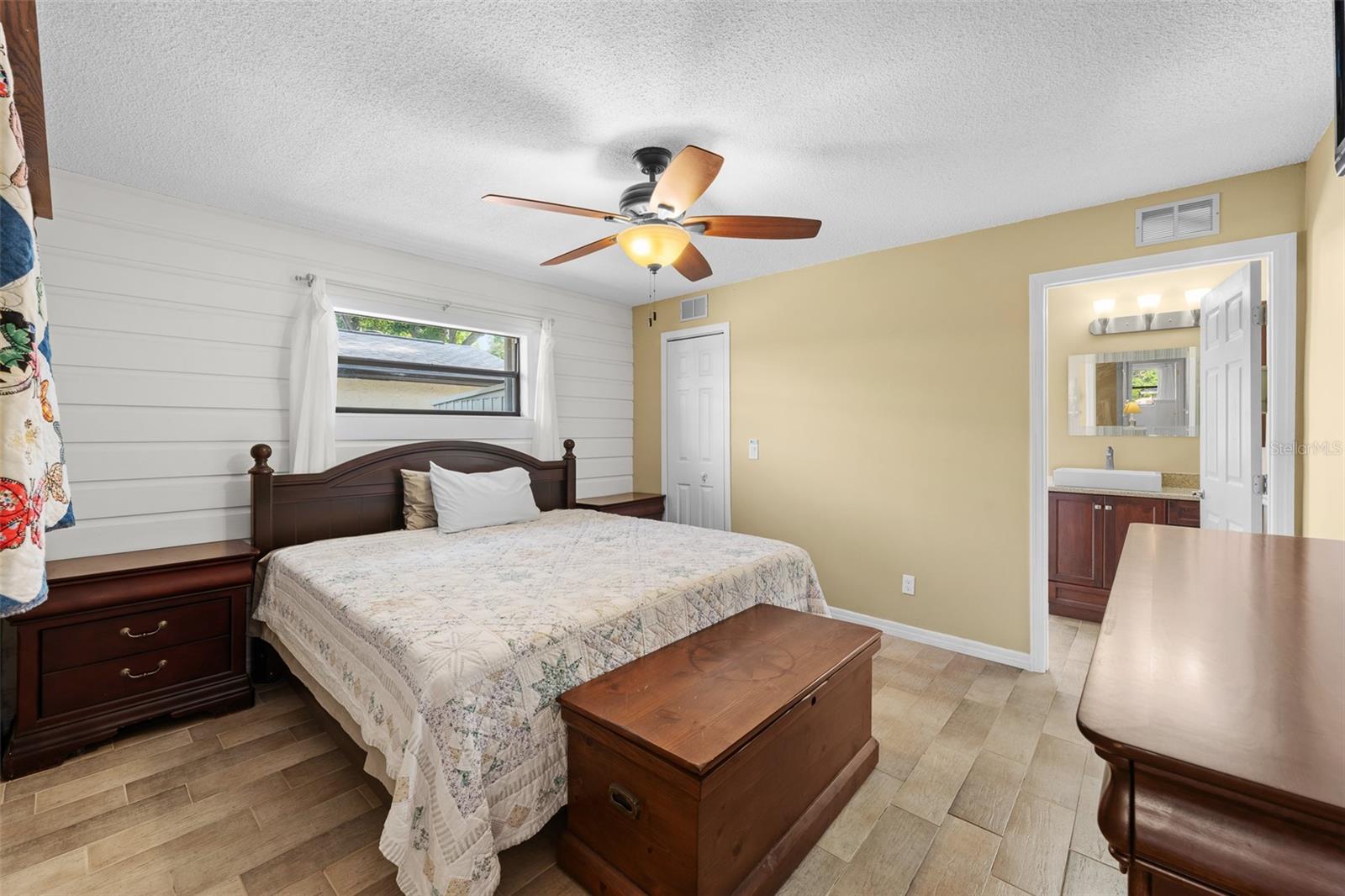 140 VALLEY CIR, BRANDON, FL, 33510